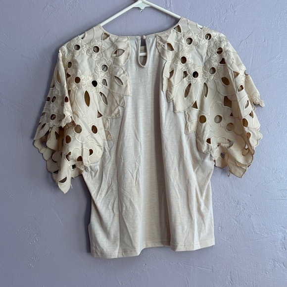 Elegant Cream Women's Top with Eyelet Sleeves, Size Large - Picture 3 of 3